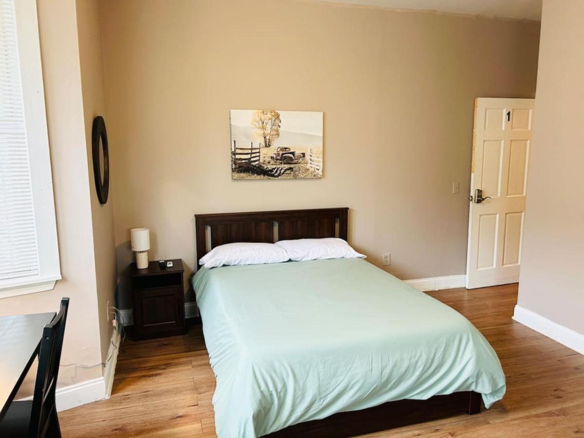 Nice Big Room Near Whole Foods, Brown University With Shared Bathroom And Kitchen Providence Exterior photo